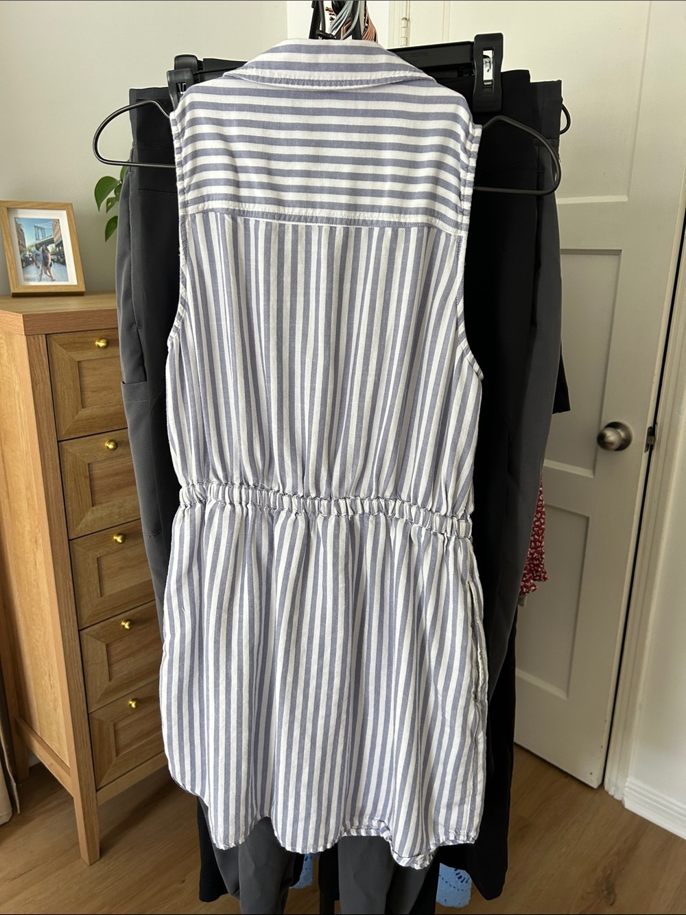Abercrombie & Fitch Button Down Dress. Size SP. PTP 16.5”. Stretch with pockets - Picture 2 of 4